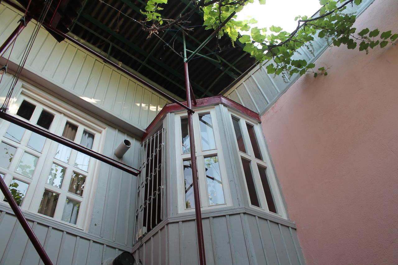 Hostel Old City Sololaki Tbilisi Exterior photo